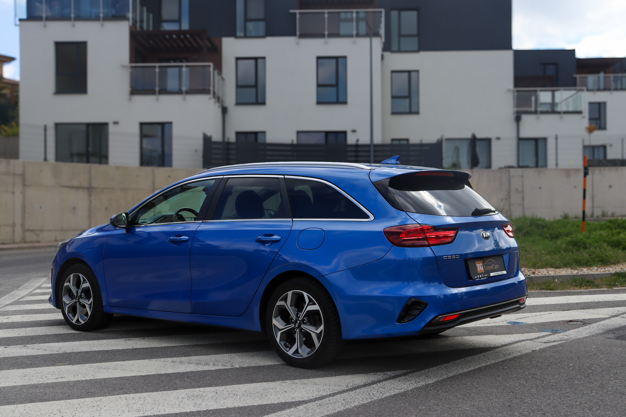 KIA CEED SW 1.6CRDi 100kw - obrázok 3