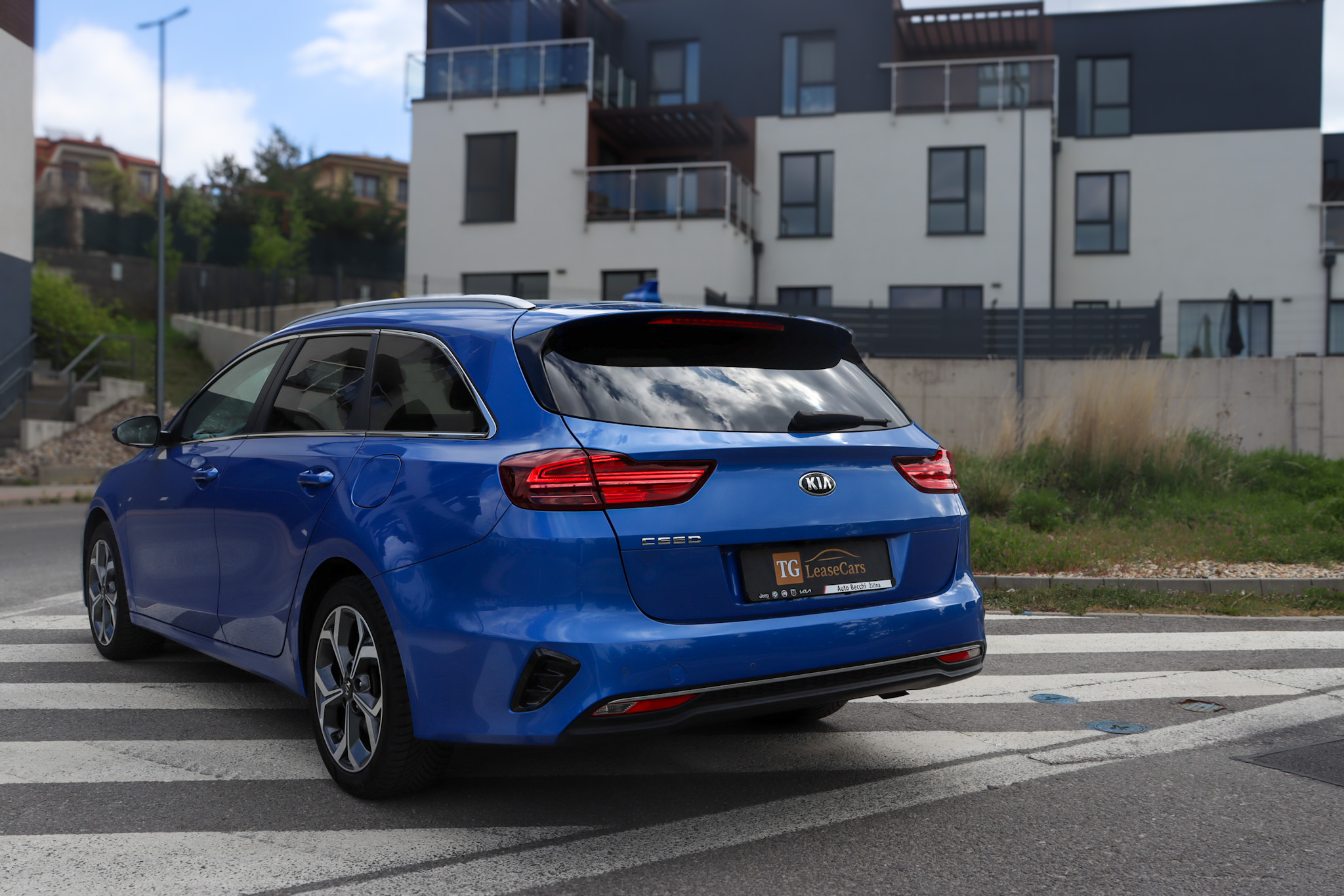 KIA CEED SW 1.6CRDi 100kw - obrázok 10