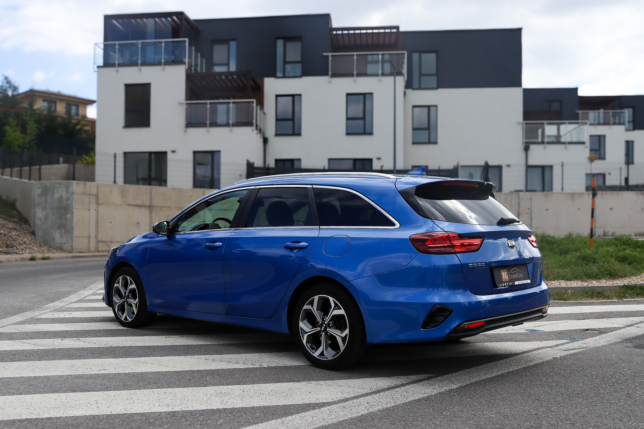KIA CEED SW 1.6CRDi 100kw - obrázok 12