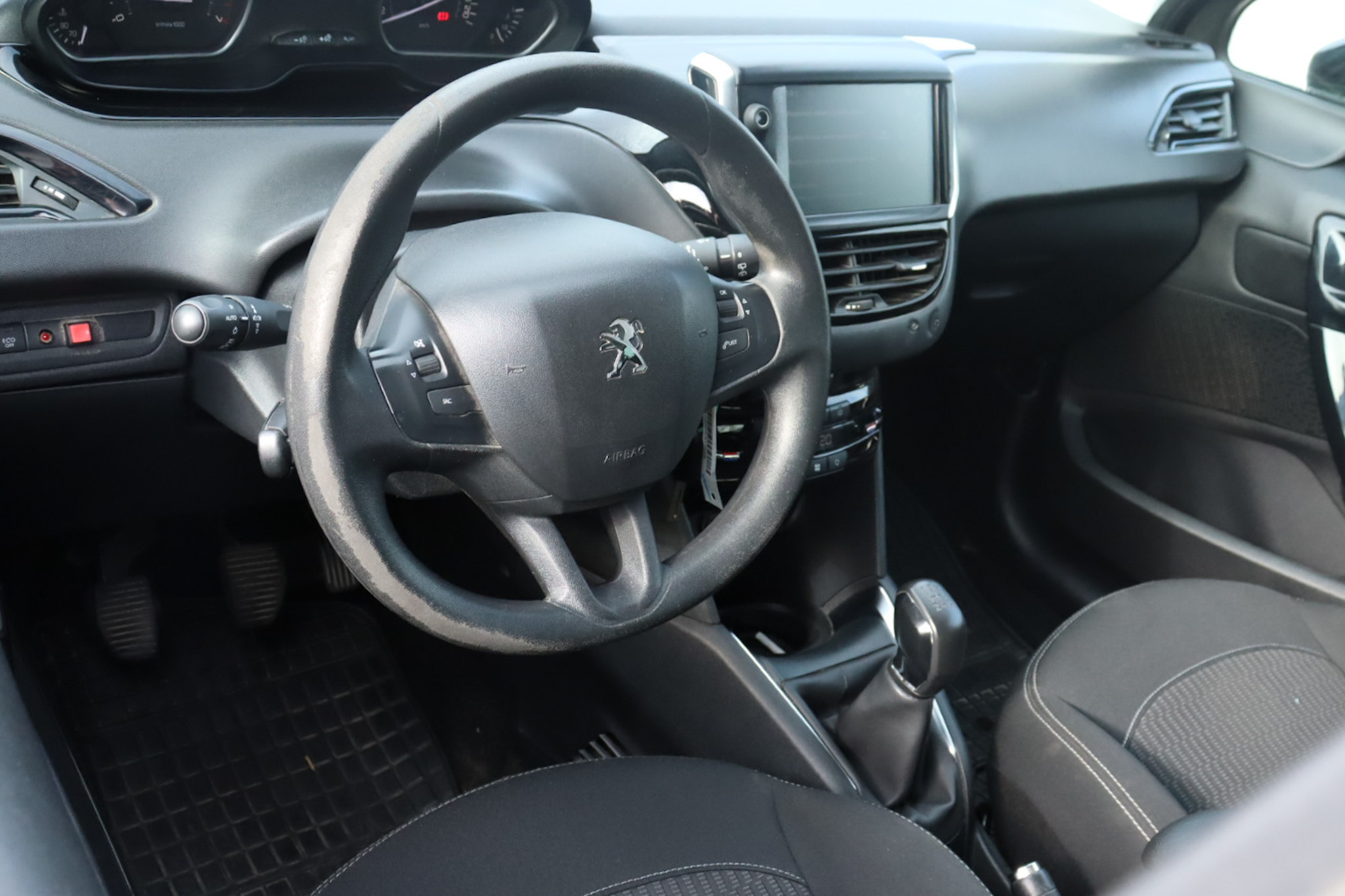 Peugeot 208 1.2 Puretech Active - obrázok 16